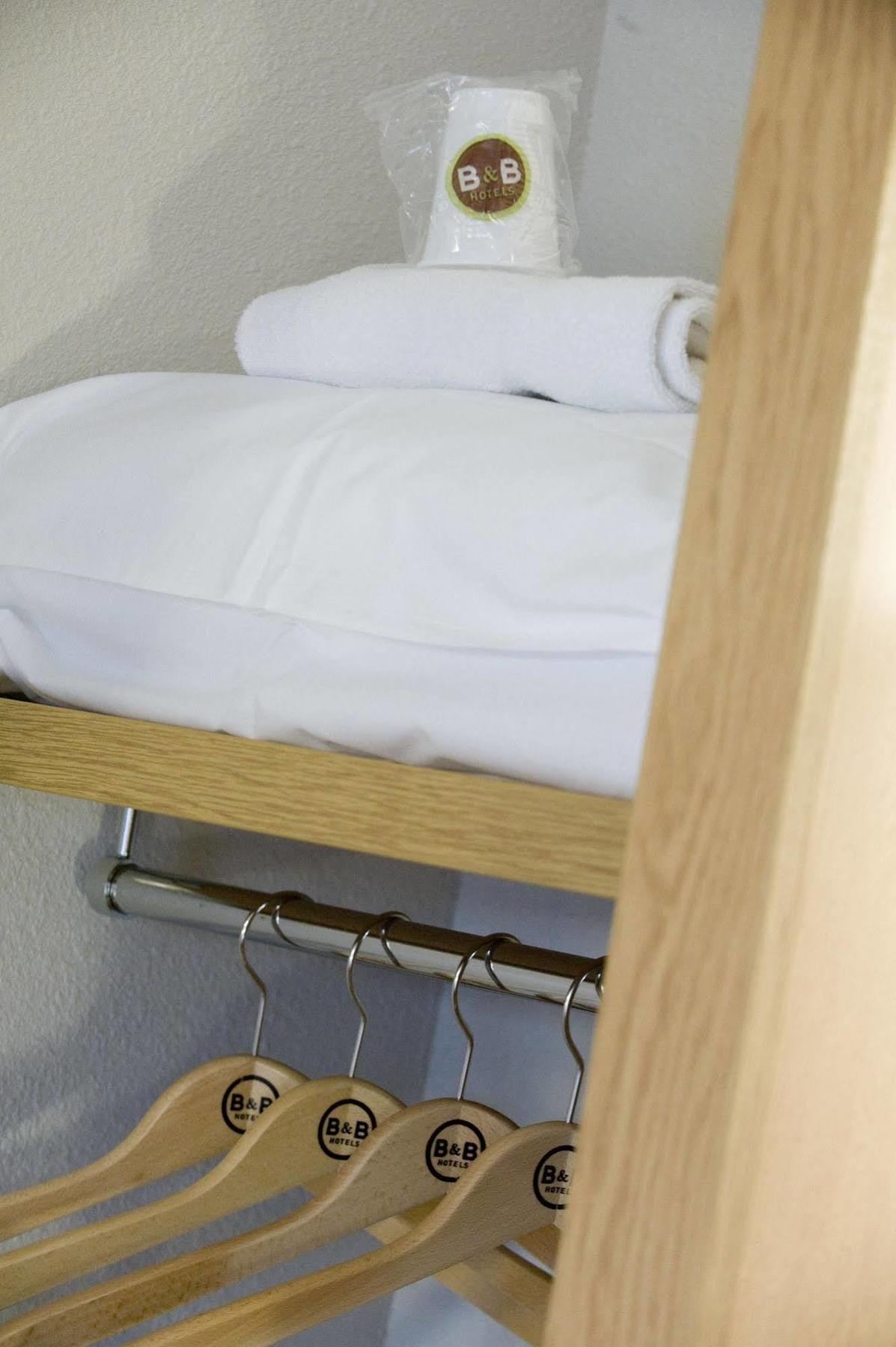 B&B Hotel Cherbourg Bagian luar foto
